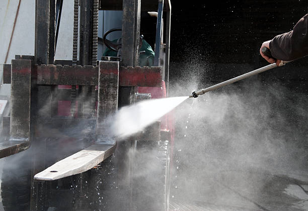 Best Roof Washing  in Westmont, CA